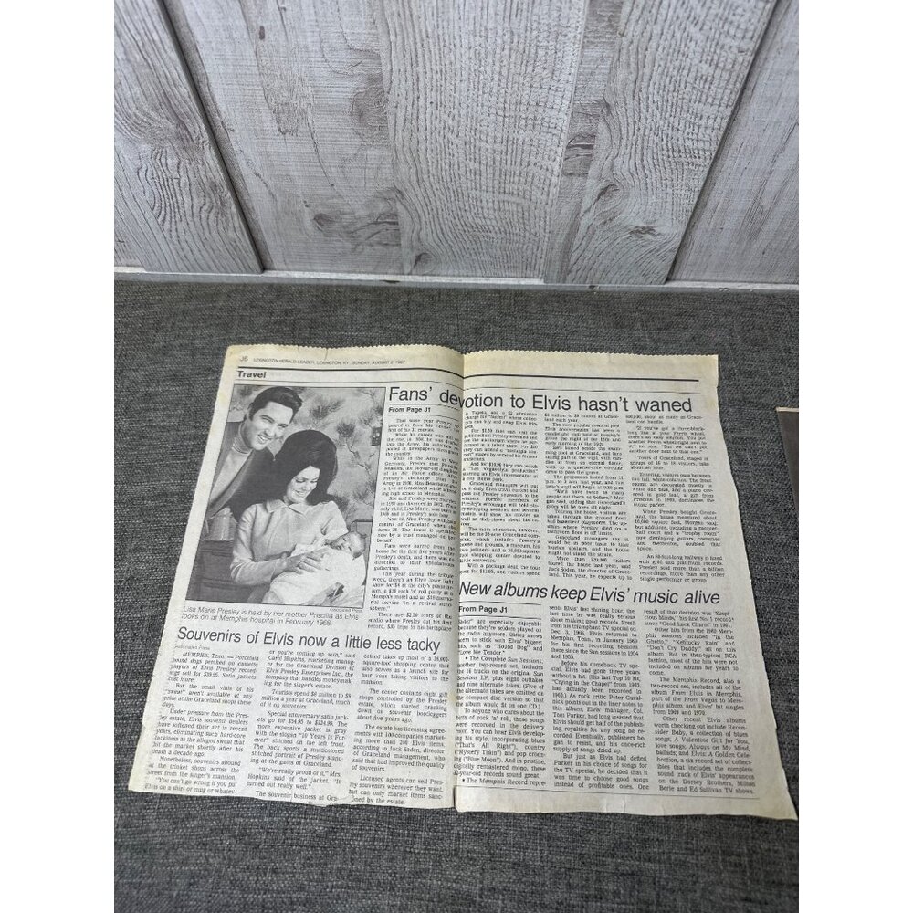 Vintage Elvis Presley Newspaper Clippings & Memorabilia Rare Collection - Picture 7 of 14